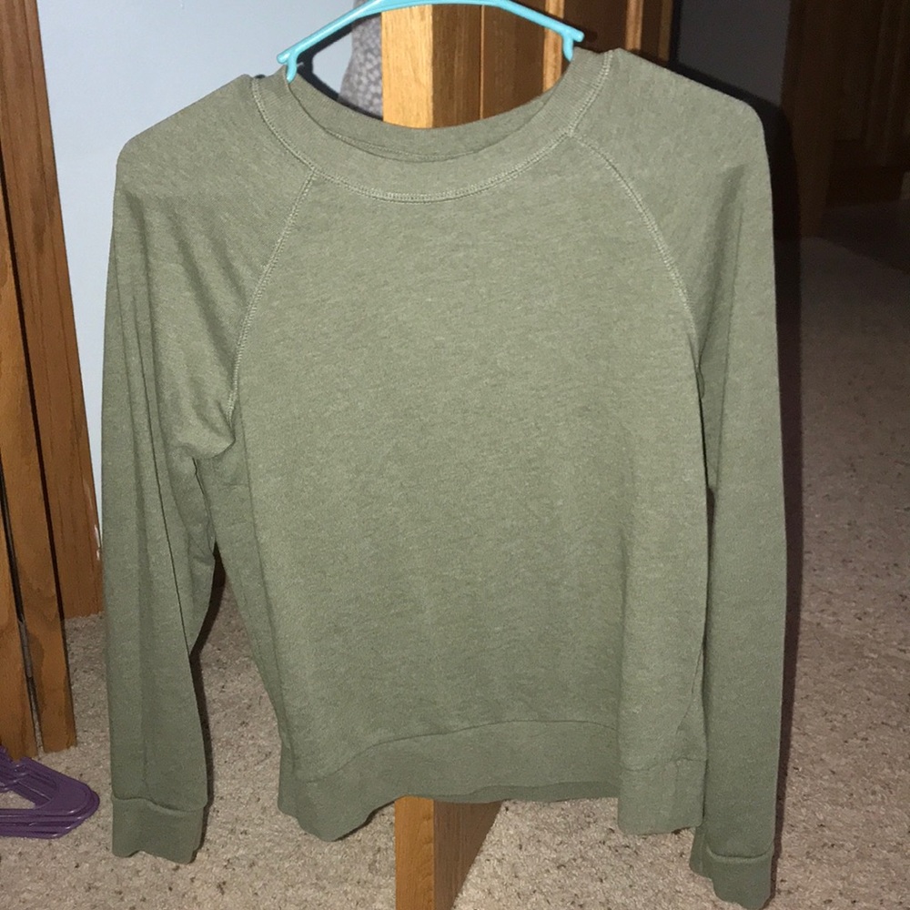 crew neck sweatshirt